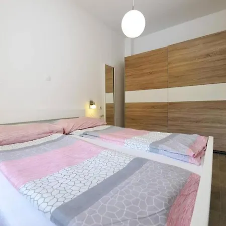 アパート Matkovic Kukci