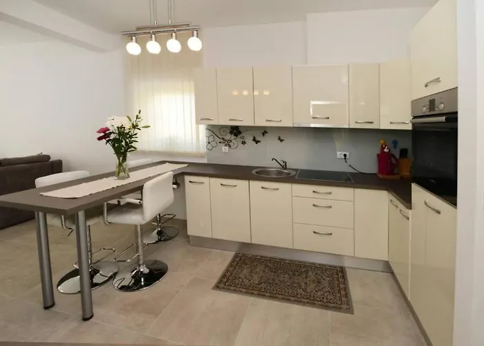 아파트 Matkovic Kukci