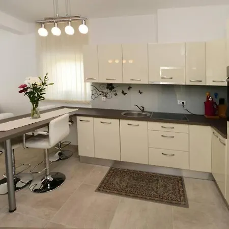 Apartment Matkovic Kukci